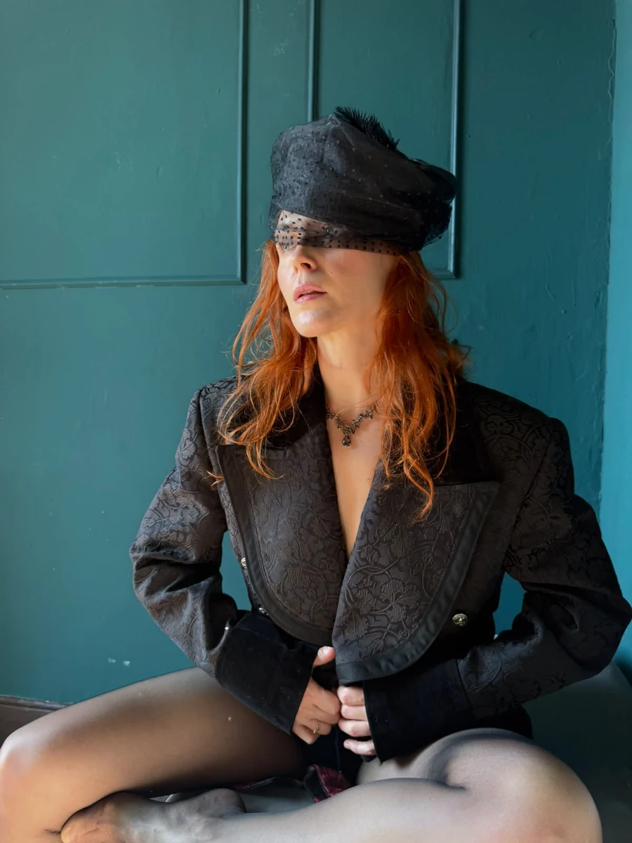 Retrato con vestuario histórico de Vestuario Antiguo