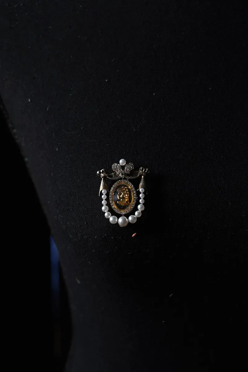 Broche reyna