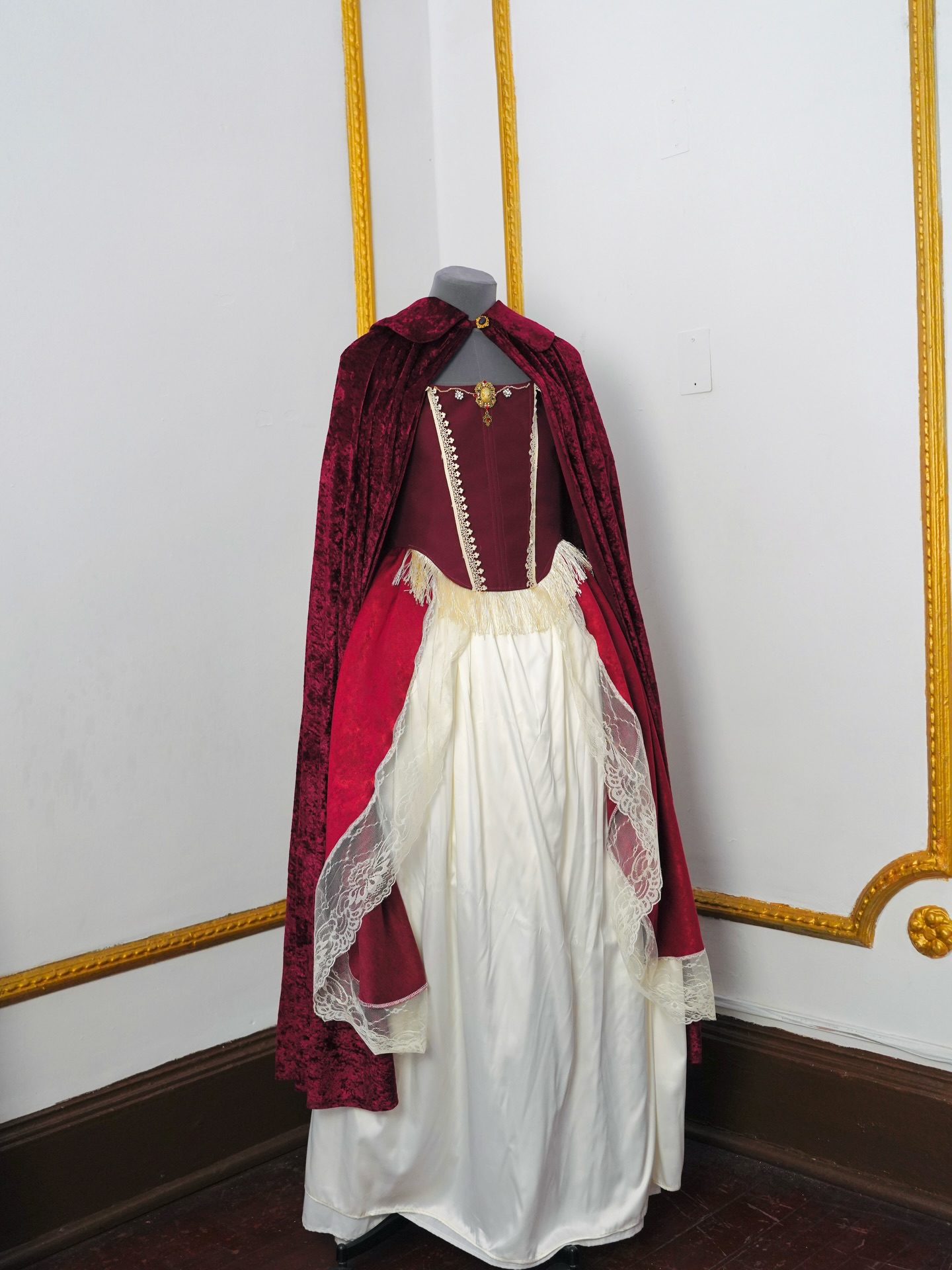 Publicación de Instagram de vestuario.antiguo