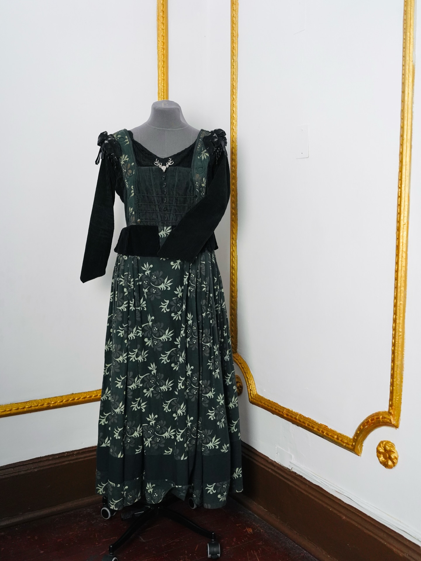Publicación de Instagram de vestuario.antiguo
