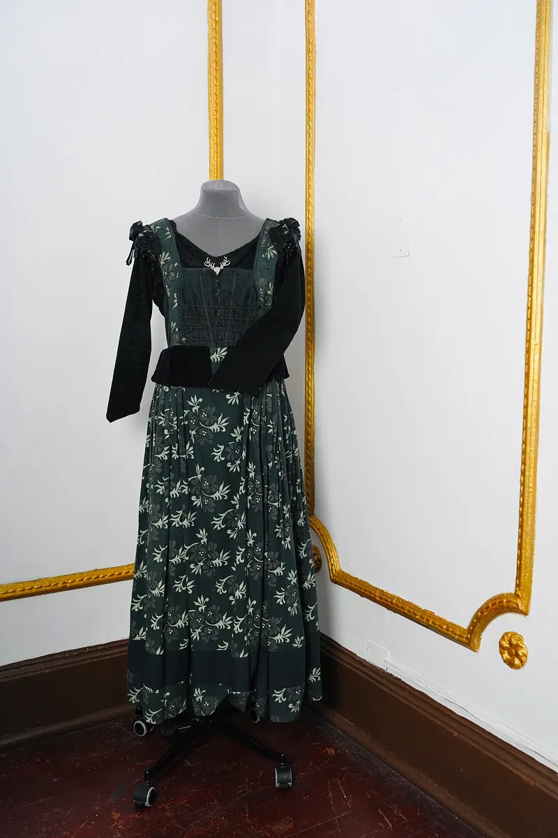 El Reino Romántico: inspiración victoriana temprana para heroínas de cuento y nobleza de bosque