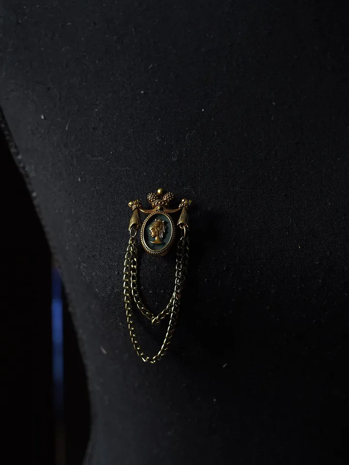 Broche royal