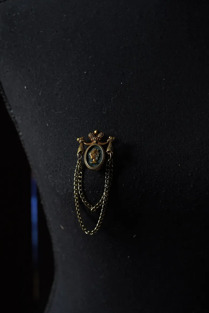Broche royal