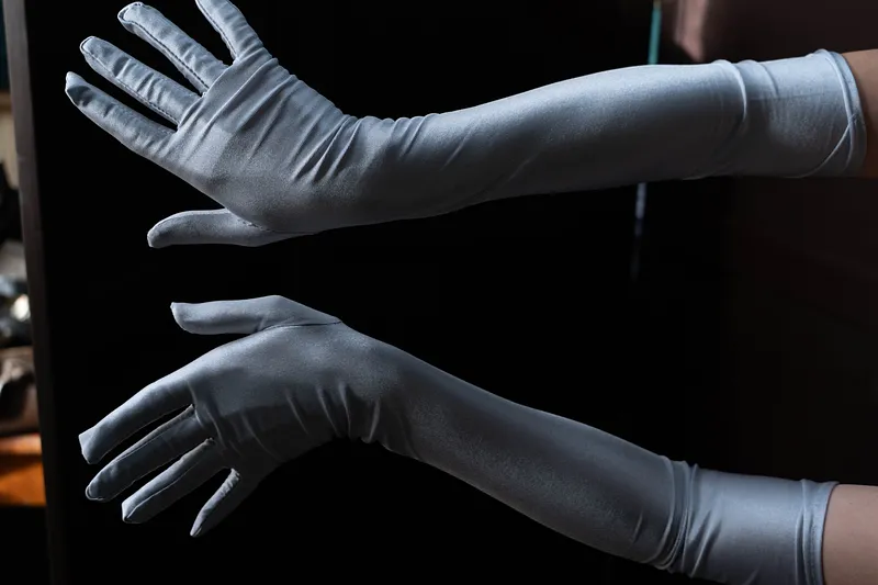 Guantes grises