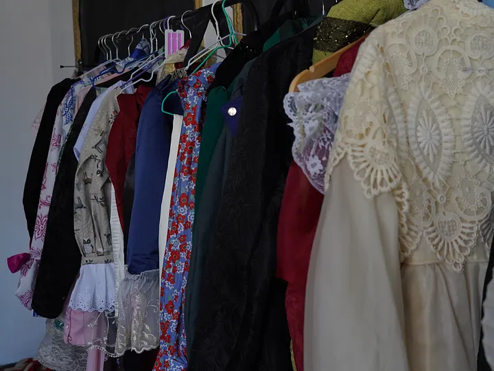 Vestuario Antiguo: descubre tu colección, elige tus vestidos y prepara tu prueba